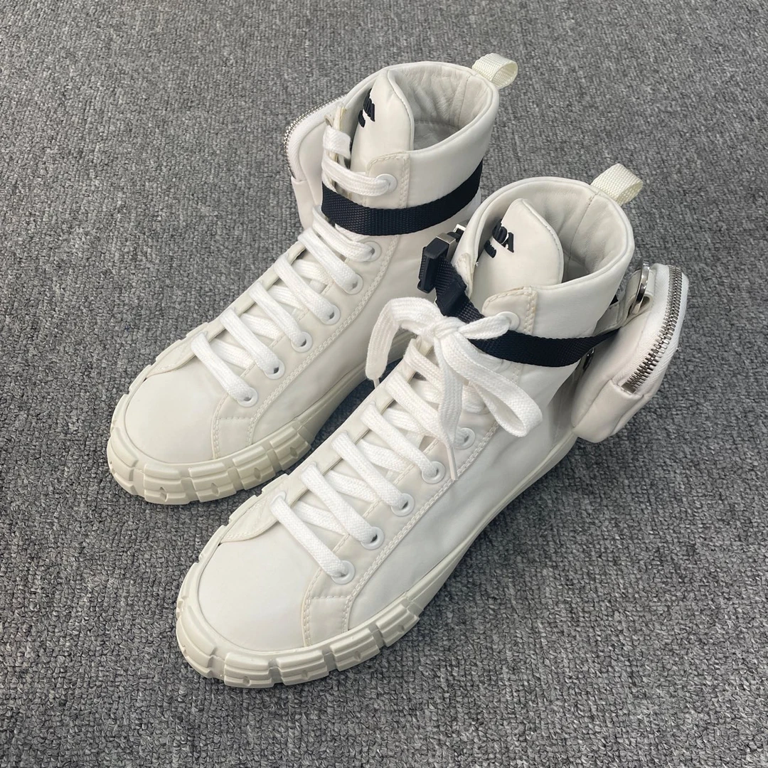 PRADA/普拉达 Wheel 圆头系带高帮帆布鞋 38.5码/4632