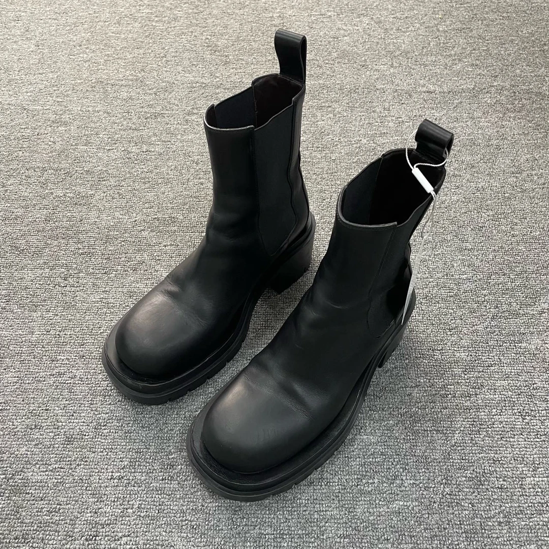 Bottega Veneta/葆蝶家（有盒）时尚厚底短筒切尔西靴 38码/4551