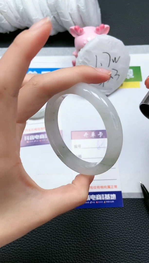 【闪购商品】石英质玉手镯未镶嵌A181-52+