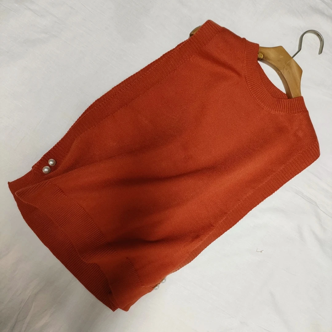 雅丹风开衩针织毛衣背心-果梓110