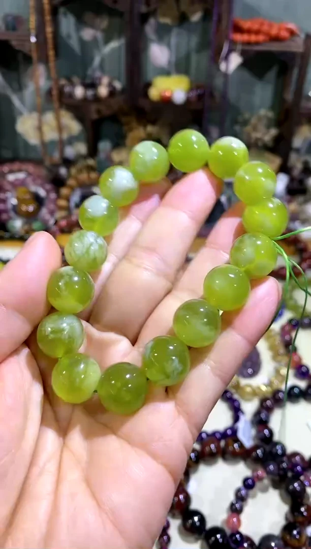 【闪购商品】蛇纹石玉手链未镶嵌青提奶盖14+