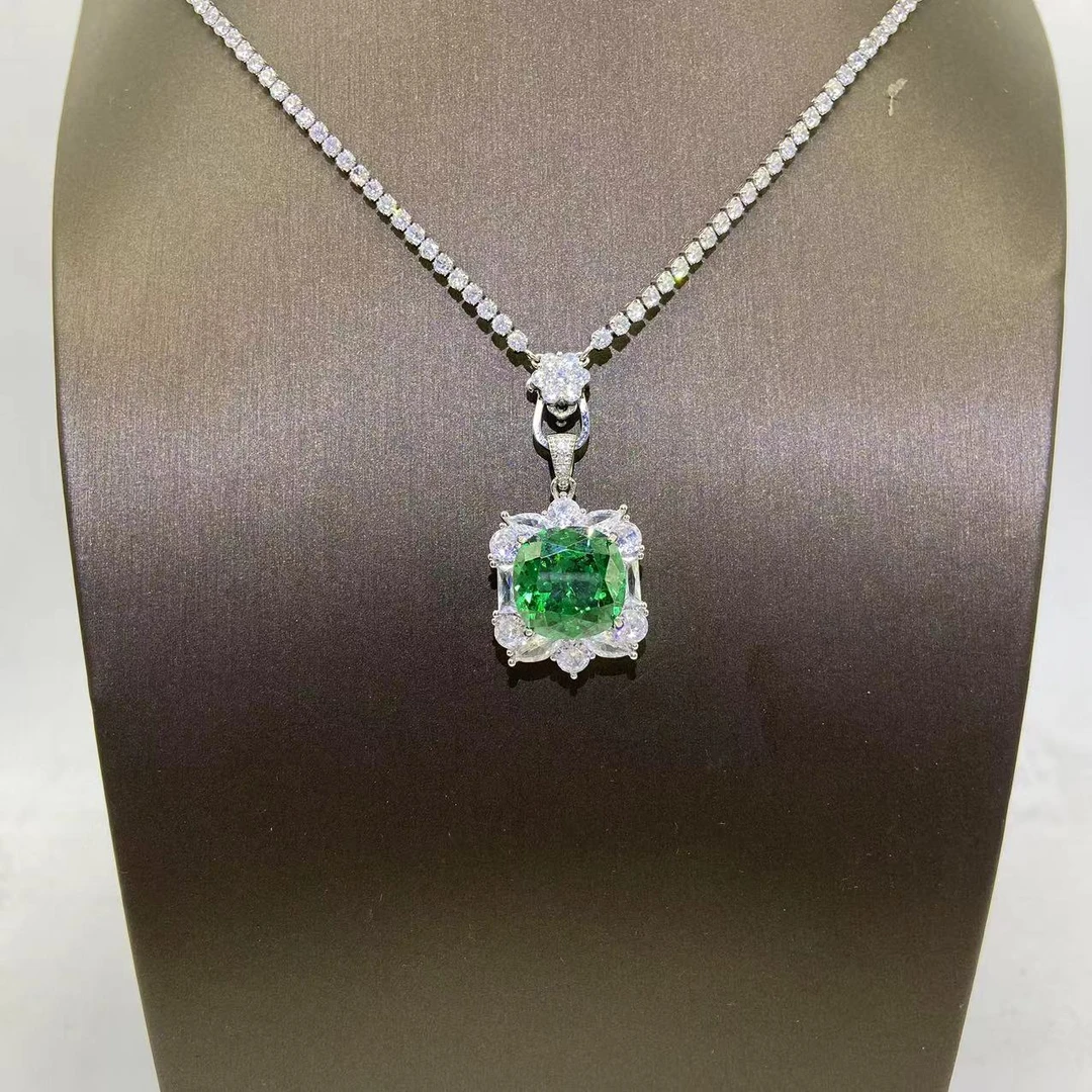 【绿色璀璨 光芒万丈】气质时尚吊坠XG601064