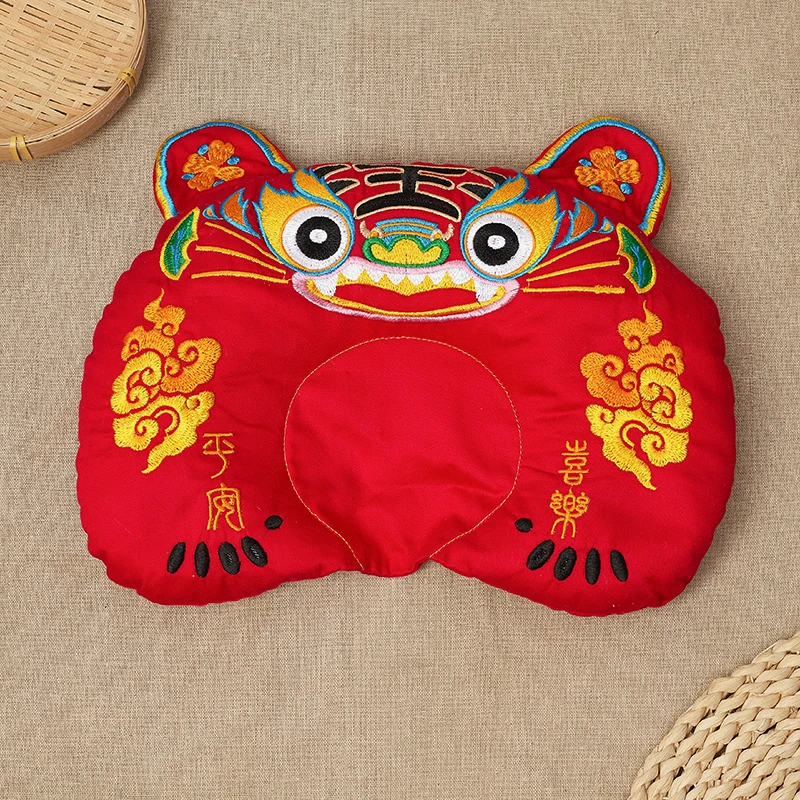 宝宝刺绣定型老虎枕头婴儿U型绣花虎头枕满月用品 ZT69