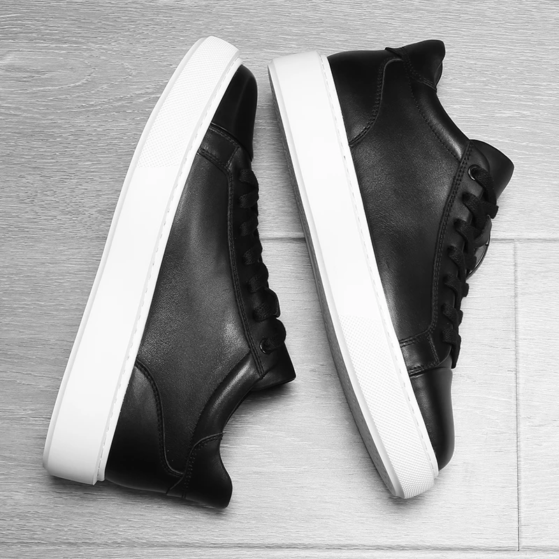 头层牛皮板鞋推荐品质休闲鞋男款爆款2025新款潮黑面白底男士真皮