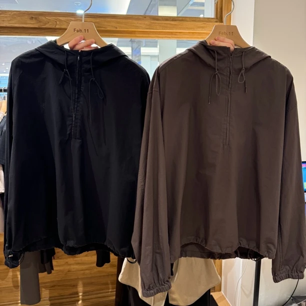 东大门 Feb半拉链连帽下摆抽绳冲锋衣（不支持退货）