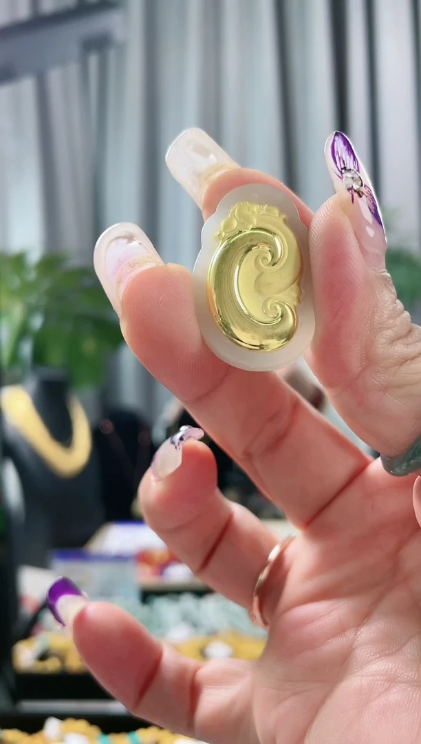 【闪购商品】和田玉吊坠(不含链)足金镶嵌如意吊坠