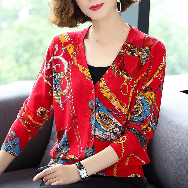 妈妈女士毛衣外套短秋装2020年新款外搭上衣薄款披肩高贵针织开衫