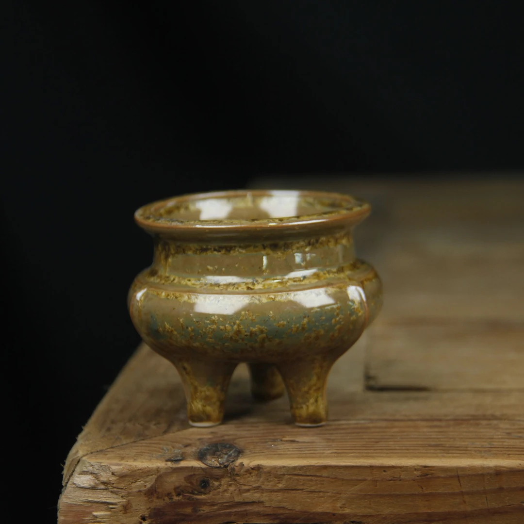结晶釉紫玉金尊三足香炉A175