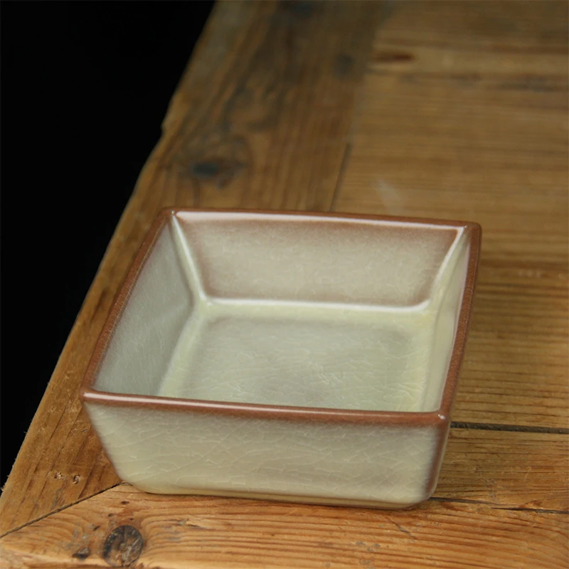 龙泉青瓷传世哥窑一方微瑕