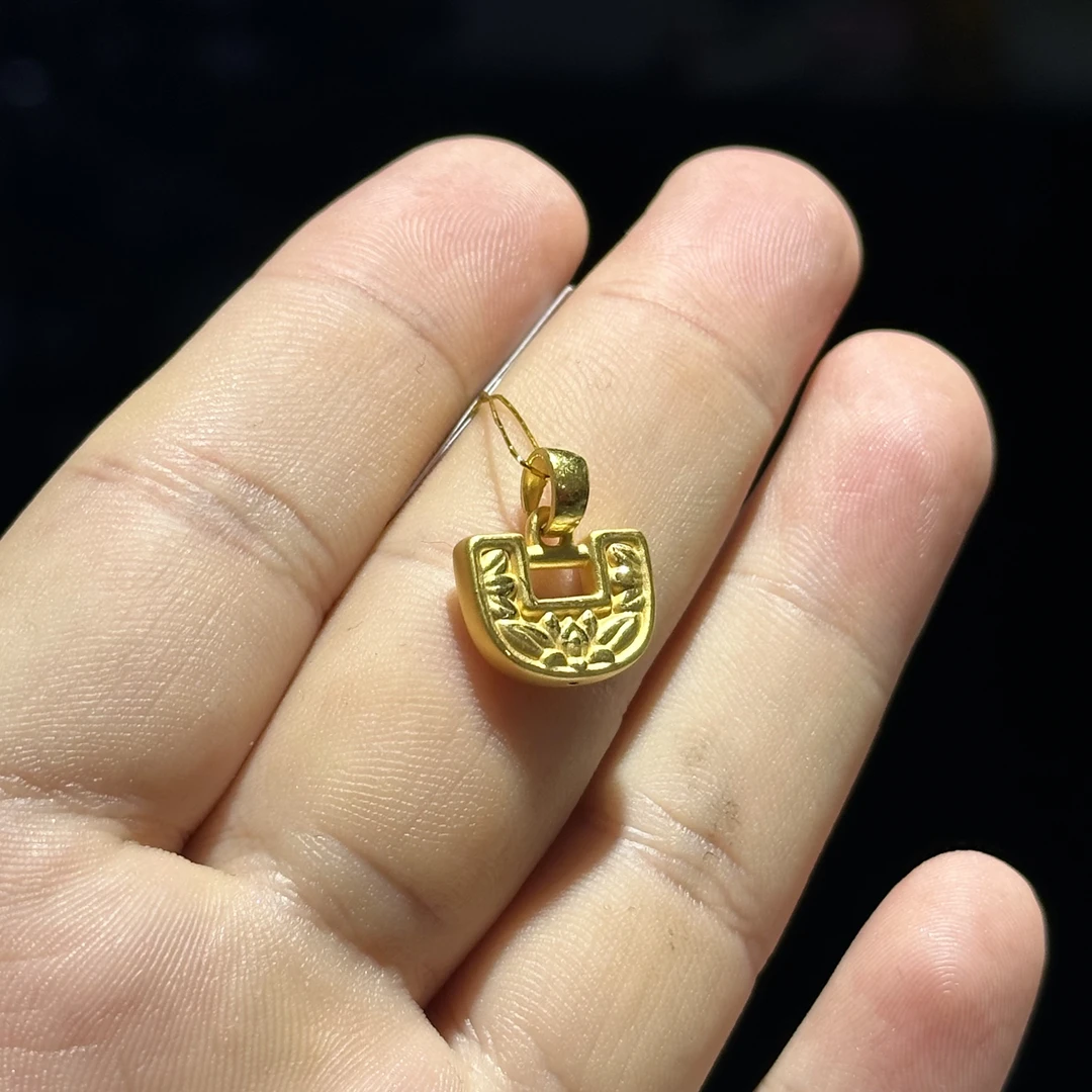 足金999 莲花锁吊坠 1.355