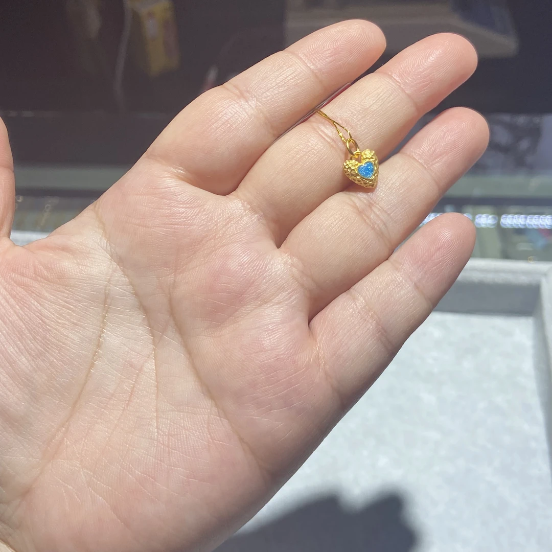 足金999 珐琅彩锤纹爱心滴溜 2.042