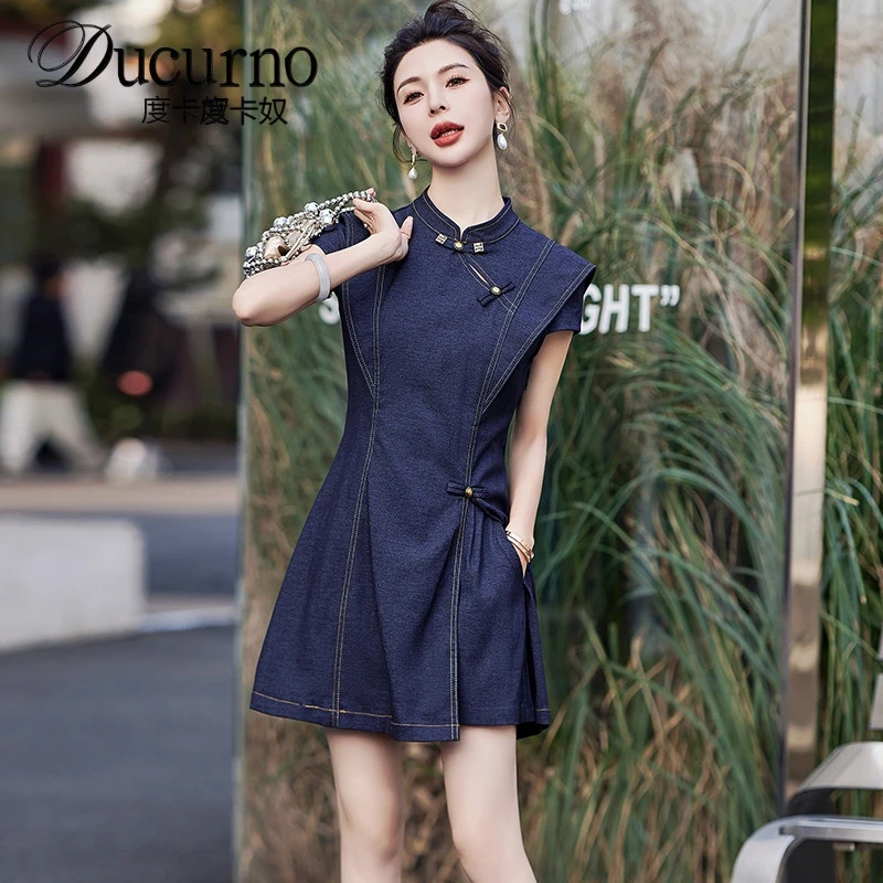 新中式牛仔套装女夏2025新款时尚洋气减龄收腰改良旗袍短裤两件套