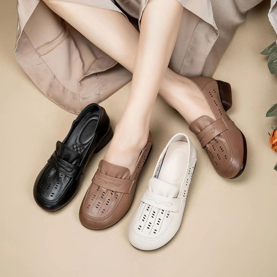 真皮软底妈妈鞋凉鞋中跟舒适单鞋中年洞洞鞋女鞋中老年人皮鞋夏季