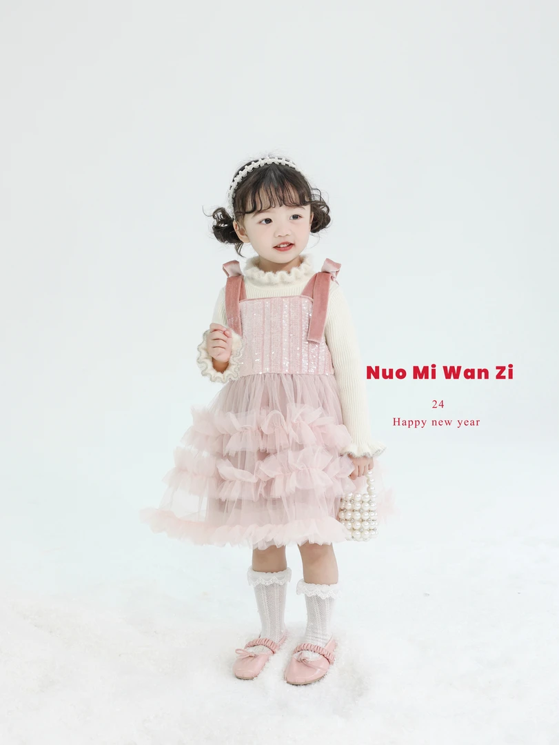 丸子十【现货】福利款丝绒亮片加绒吊带裙（年款）WZJ-6044