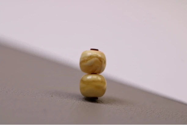 新粉福利蜜蜡对珠