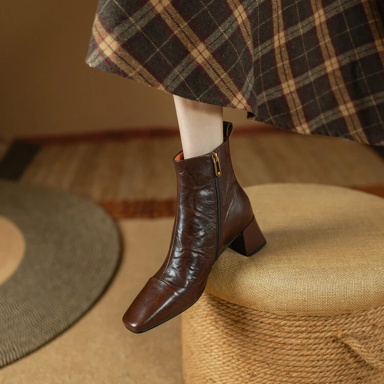 【跟高5CM】英伦2023秋冬新款棕色粗跟黑色方头高跟复古短靴