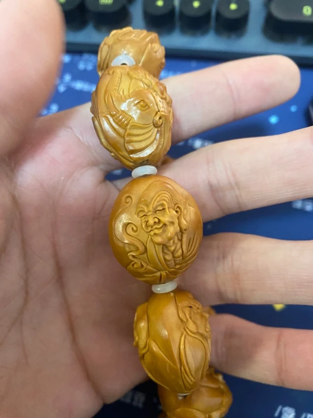 橄榄核手串双面浮雕十八罗汉