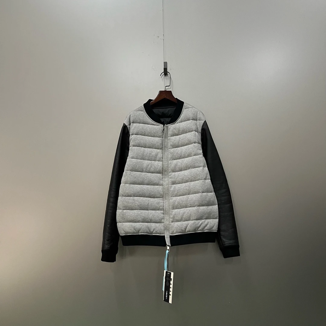 Valentino 华伦天奴 黑灰压纹拼皮羽绒夹克 M码/95新/公价29800