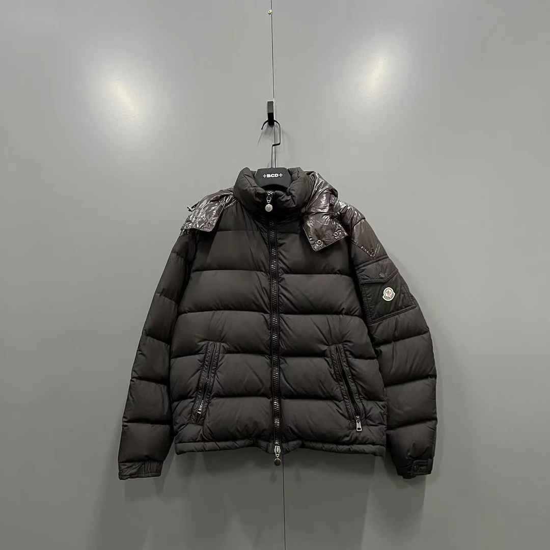 MONCLER 蒙口 棕色羽绒服 2码/95新/公价15500/无配件 fg201063