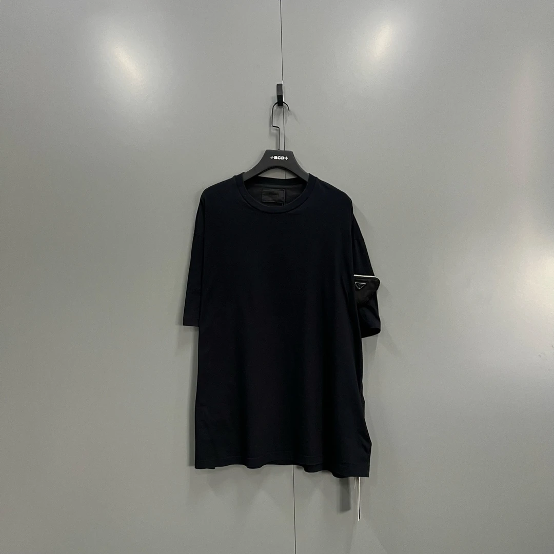 PRADA 普拉达 黑色三角标口袋短袖 XL码/全新/公价4300/吊牌