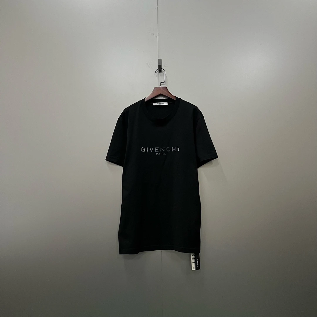 Givenchy 纪梵希 黑色字母logo印花短袖 L码/95新/公价3990/无配