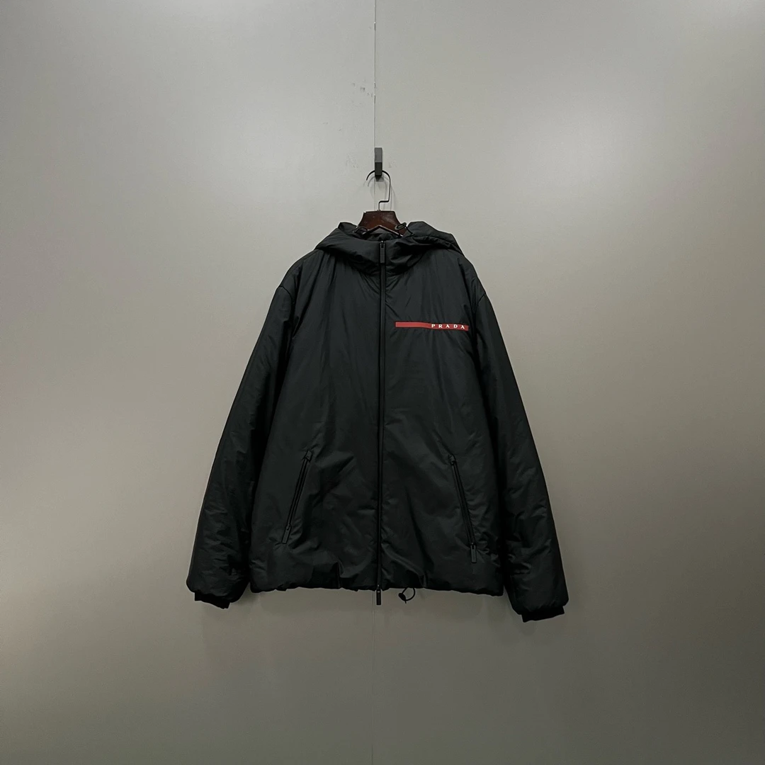 PRADA 普拉达 黑色贴标logo连帽夹克 L码/98新/公价17300/无配件