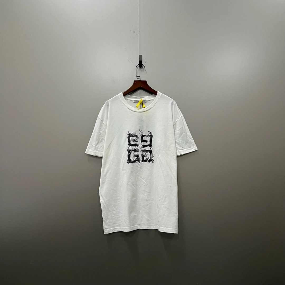 Givenchy 纪梵希 白色四宫格印花短袖 XS码/95新/公价4750/无配件