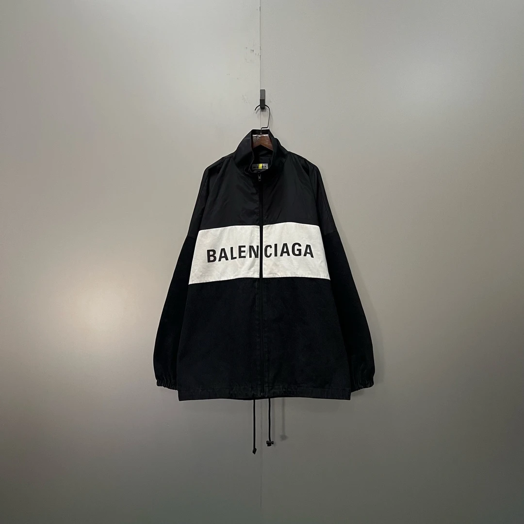 Balenciaga 巴黎世家 拼色胸口大logo拉链校服 34码/98新/公价