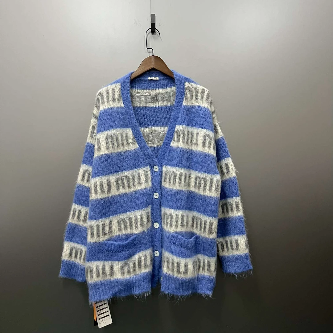 miumiu 缪缪 拼色条纹logo满印针织开衫 38码/98新/公价15900