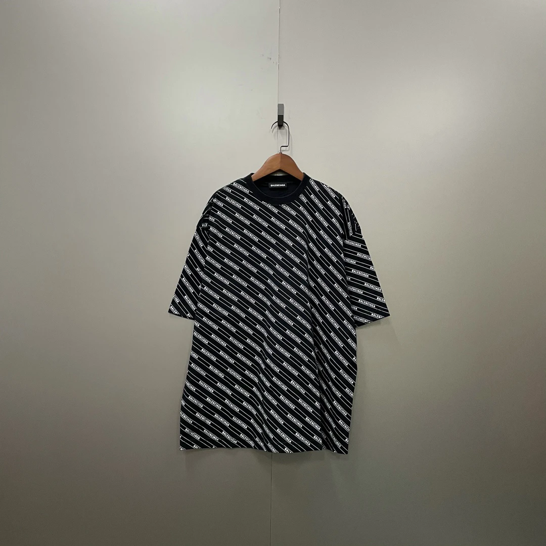 Balenciaga 巴黎世家 满印logo短袖 S码/98新/公价5000/无配件 b