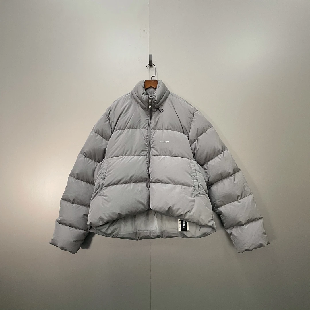 Balenciaga 巴黎世家 灰色印花logo羽绒服 48码/95新/公价21900