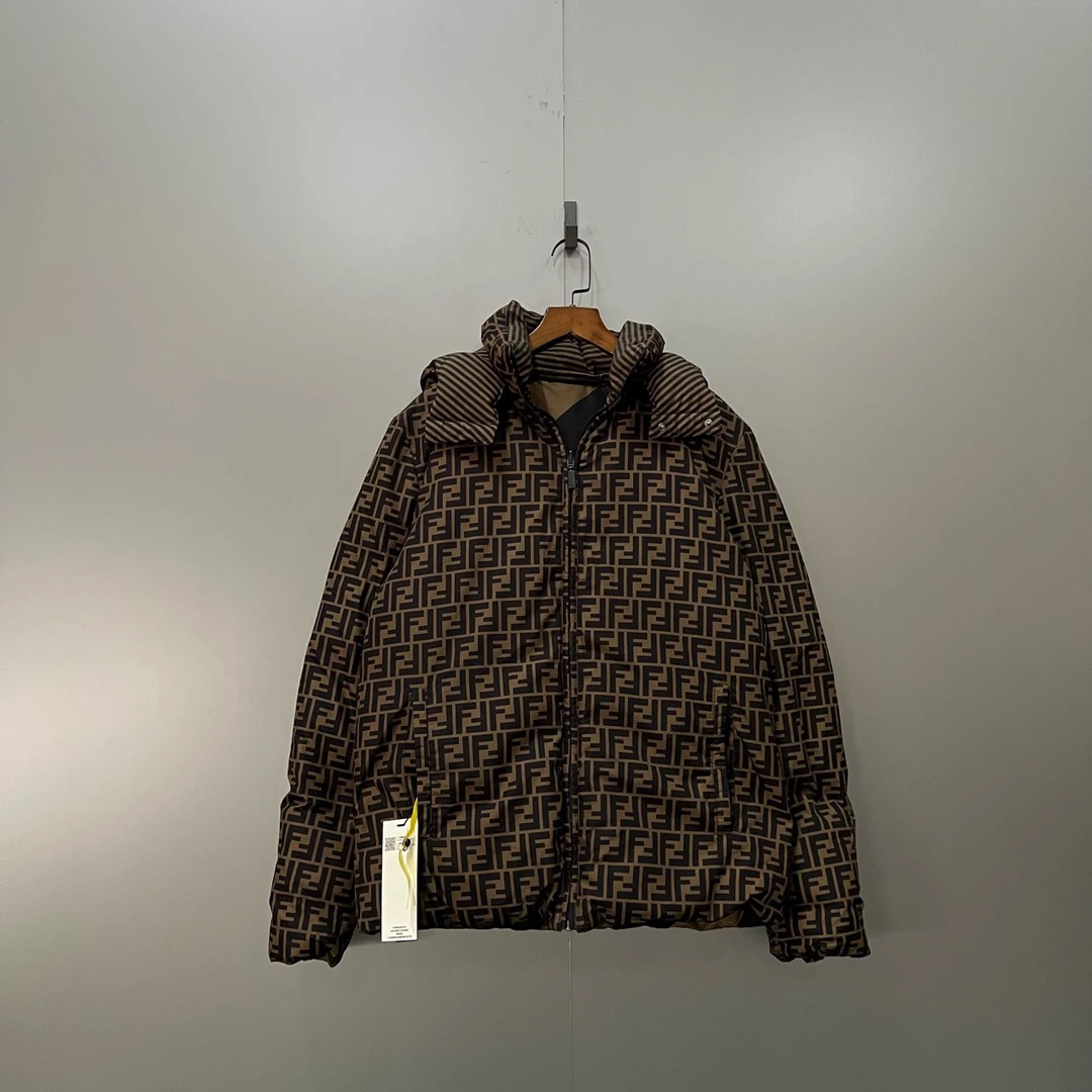 FENDI 芬迪 满印双F双面穿羽绒服 46码/95新/公价19000/无配件