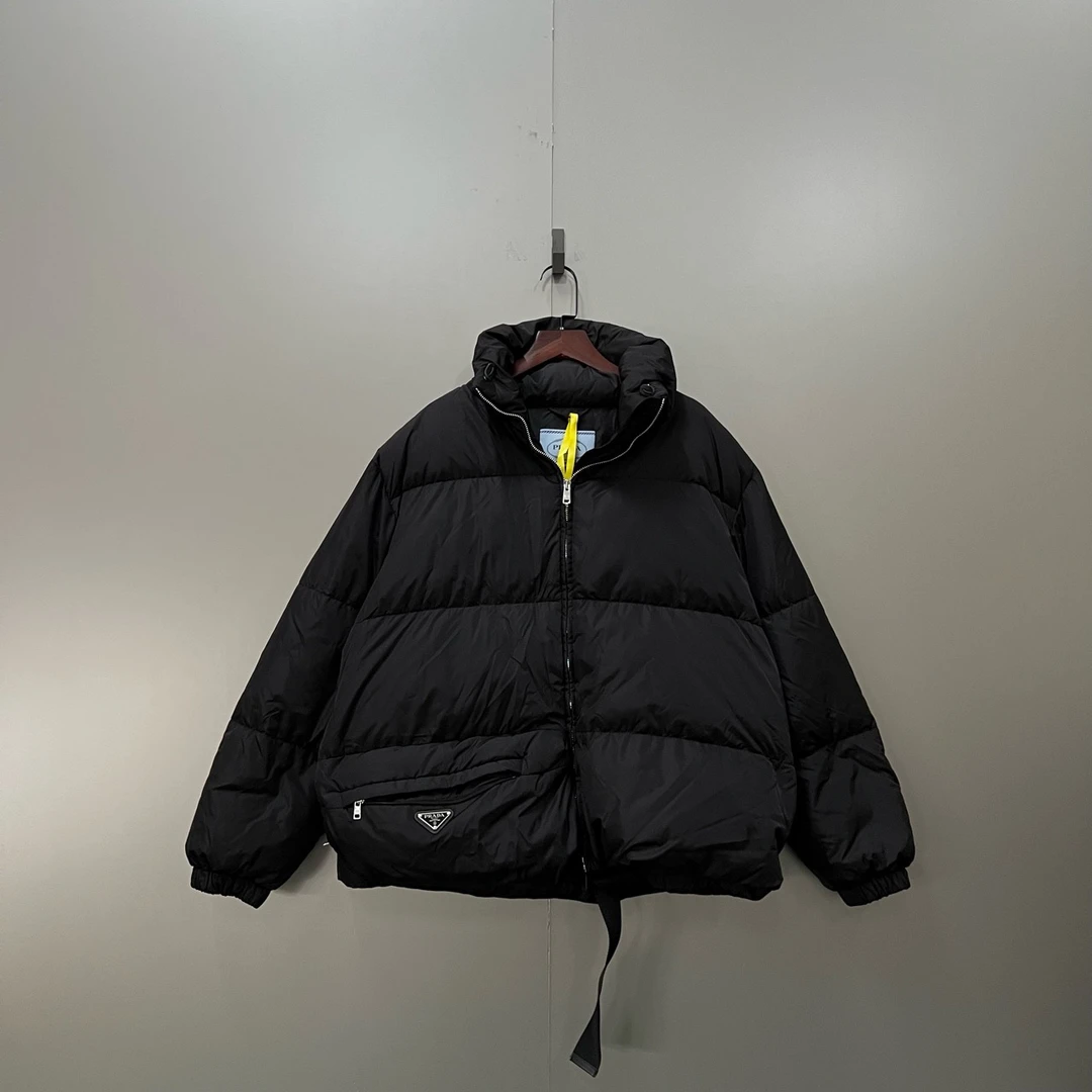 PRADA 普拉达 黑色三角标羽绒服 42码/98新/公价17000/无配件