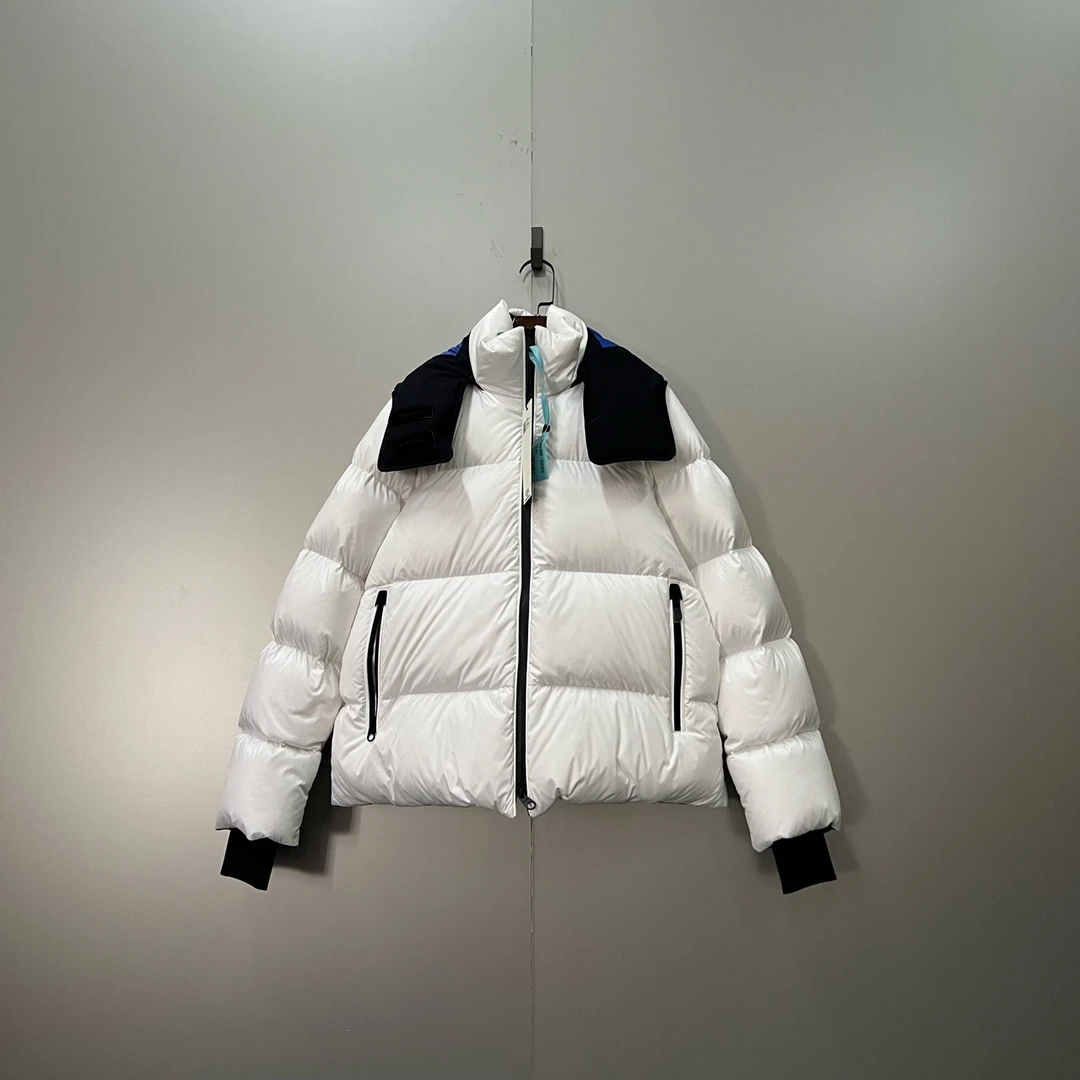 Burberry 巴宝莉 白色尼龙羽绒服 S码/95新/公价12921/无配件