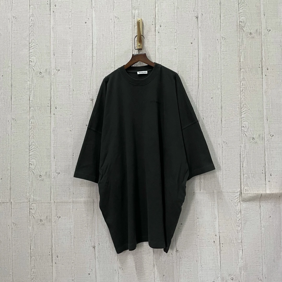 Balenciaga 巴黎世家 黑色logo短袖 XS码/98新/公价9000/无配件 b