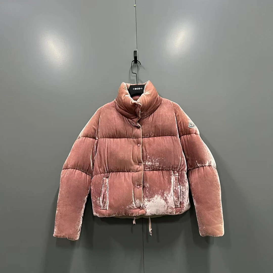 Moncler 蒙口 粉色绒面外套 2码/98新/公价13000/无配件 bc00588