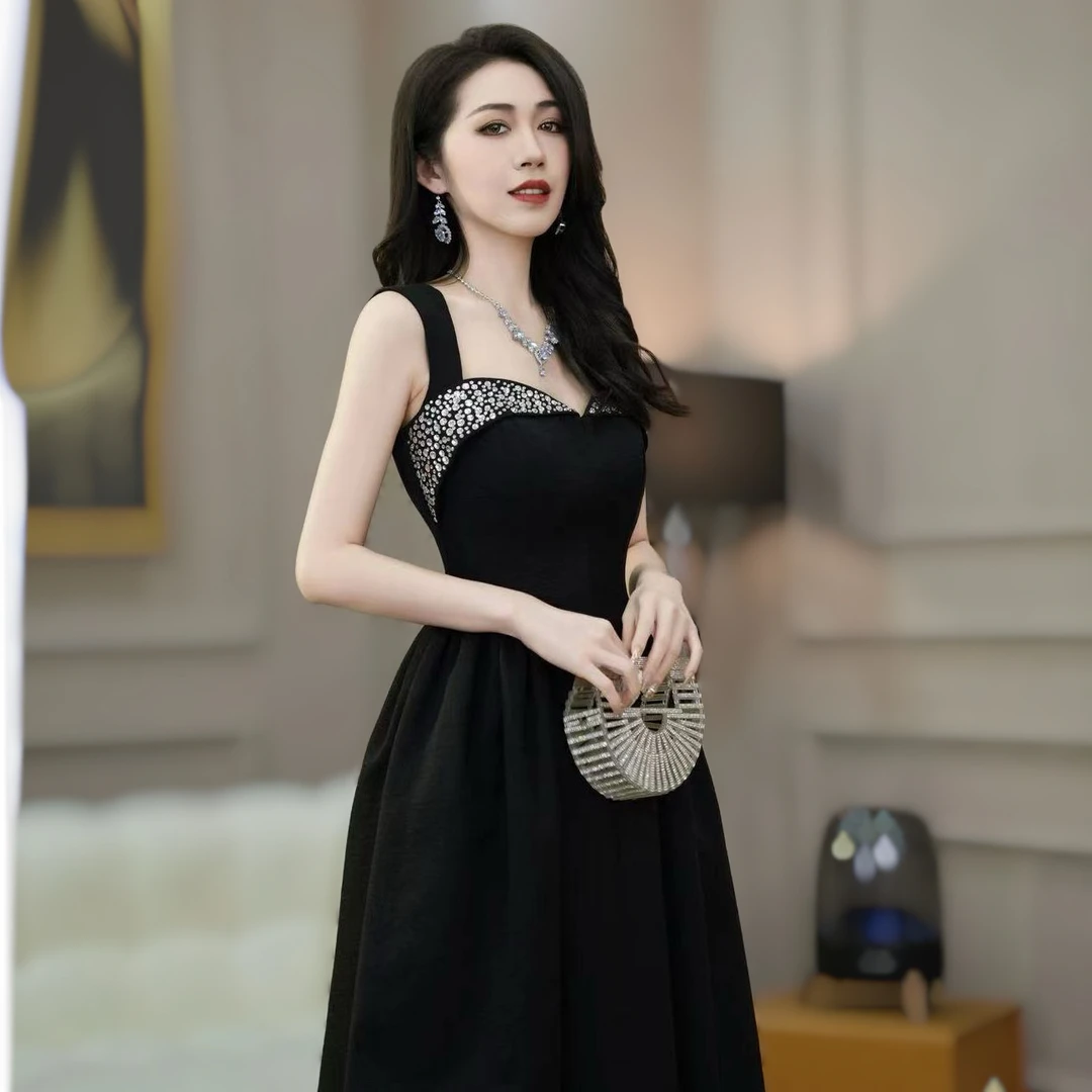2024新款夏季轻奢时尚法式收腰赫本风小众名媛小黑裙连衣裙  9818