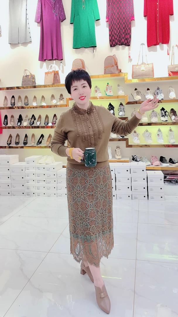 6309  新款时尚钉珠上衣