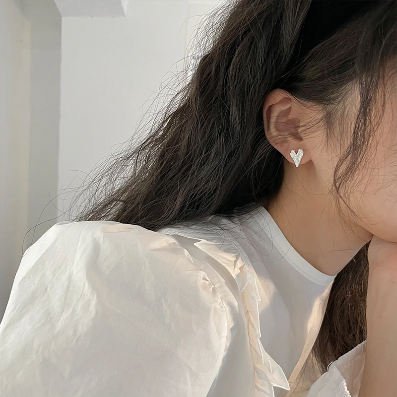 凯南 铜合金耳饰 耳钉小众设计感高级无耳洞蚊香盘耳环女爱心耳夹