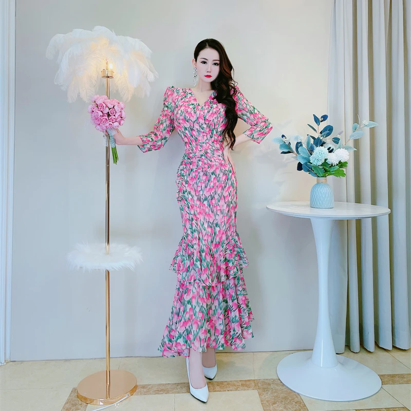 法式名媛气质夏季新花色鱼尾裙显瘦遮肉减龄V领七分袖碎花连衣裙