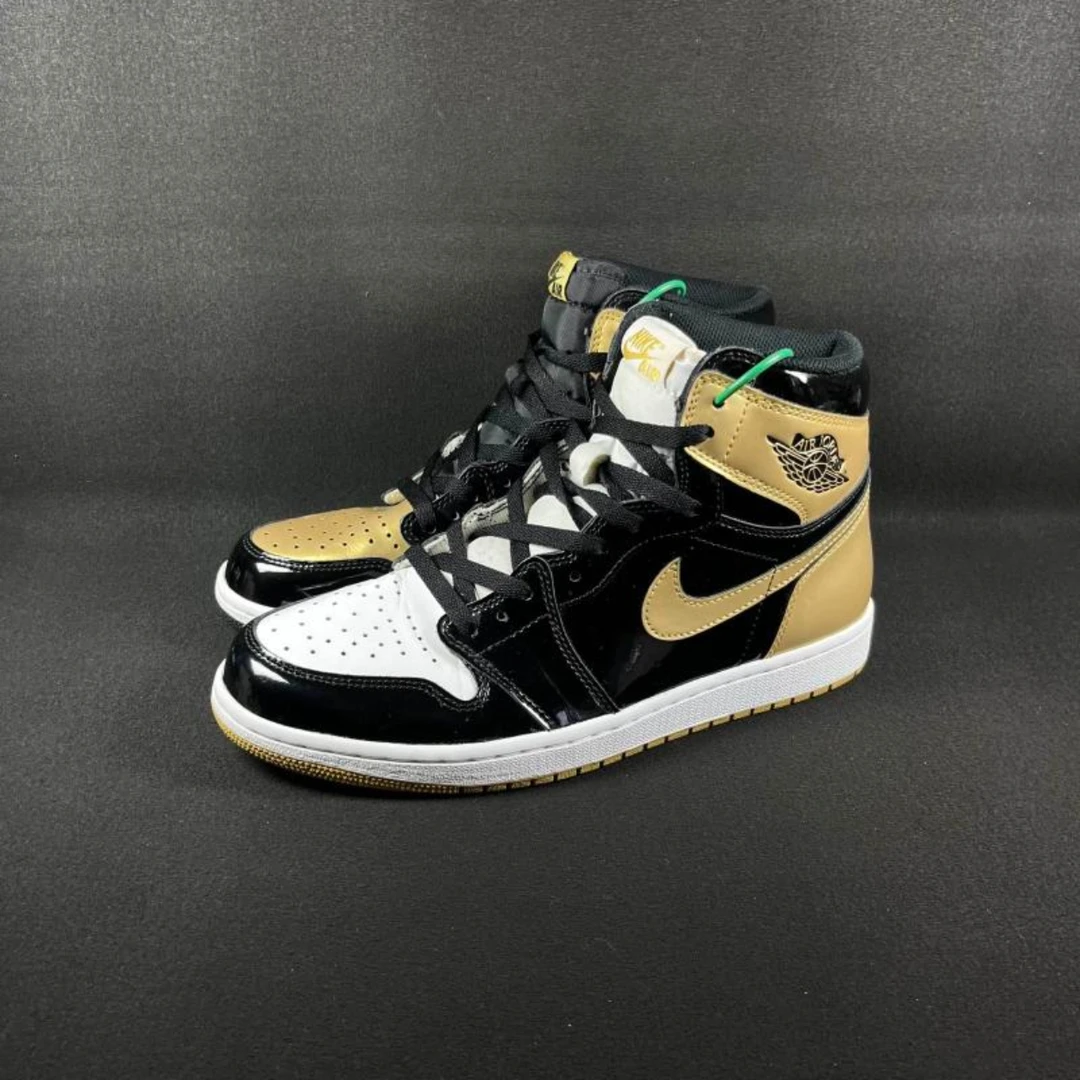 43码 二手 AJ1 Retro High Gold Top 3 黑金 861428-001