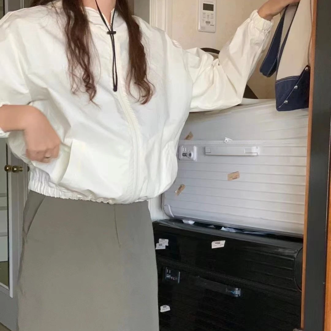 AW23543  gabrielle涂层连帽短款夹克外套