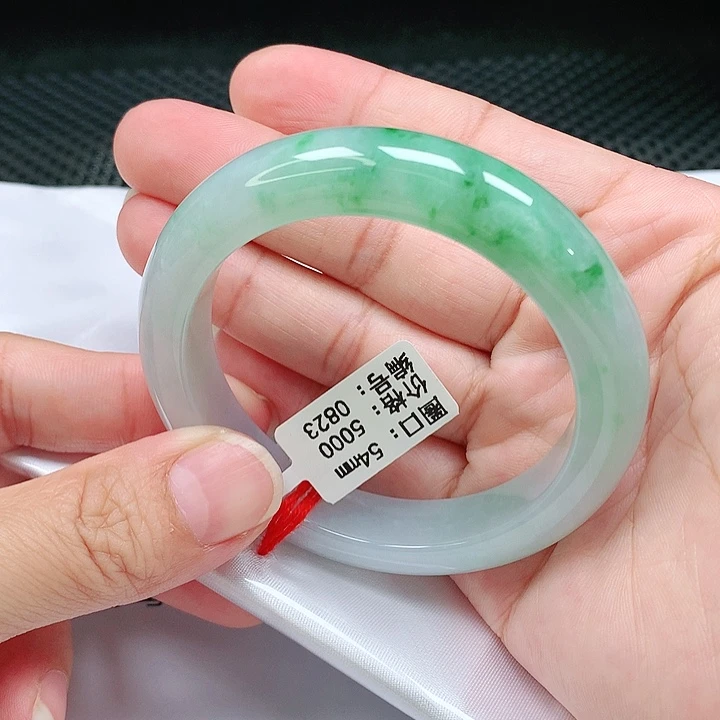 翡翠手镯未镶嵌手镯