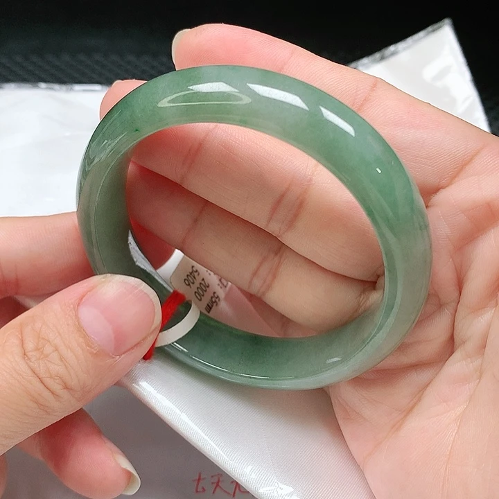 翡翠手镯未镶嵌手镯