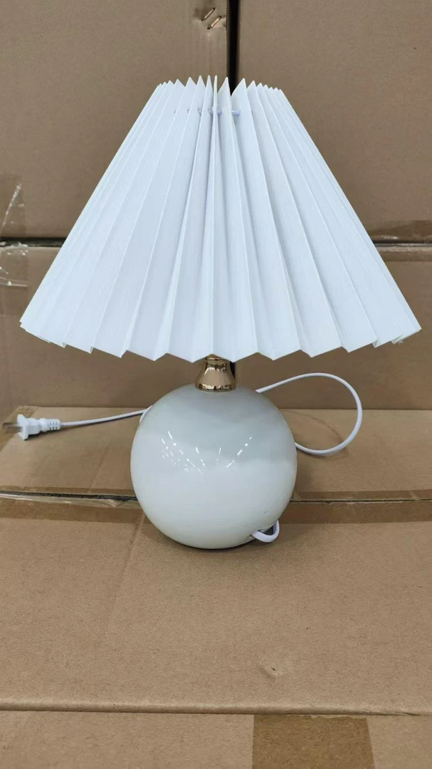 台灯网红北欧ins风少女温馨小夜灯高端百褶卧室床头灯台灯