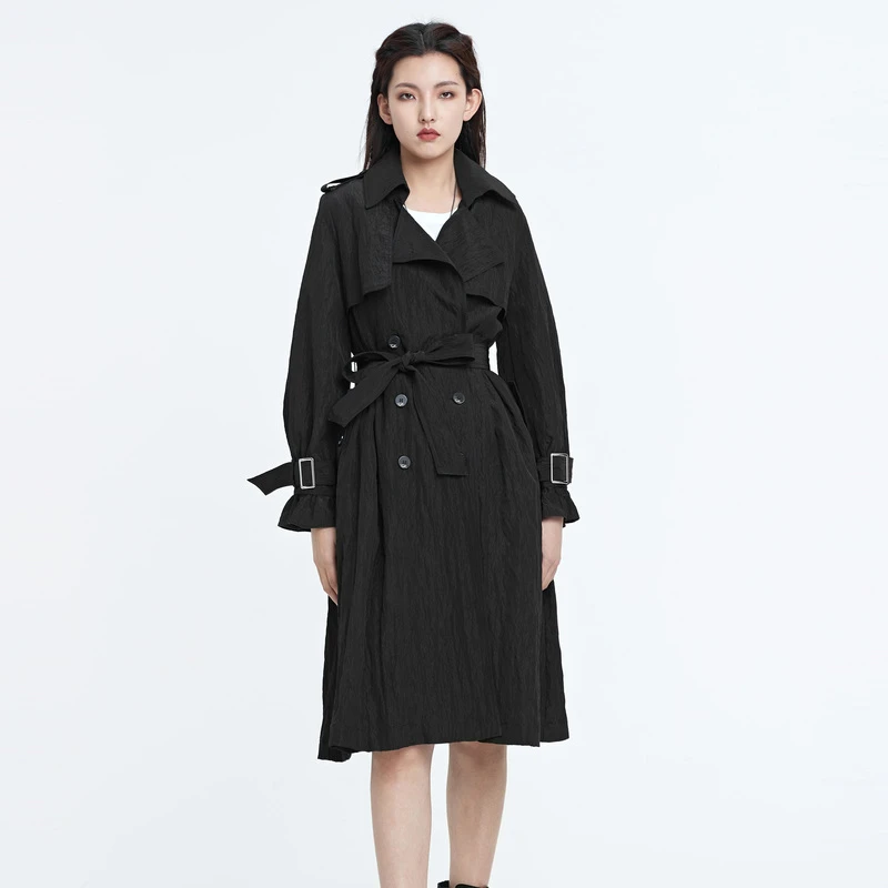 圣迪奥女装休闲西装领收腰双排扣褶皱长款风衣S22181809