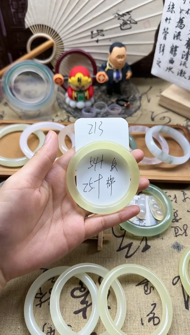 【闪购商品】石英质玉手镯未镶嵌213