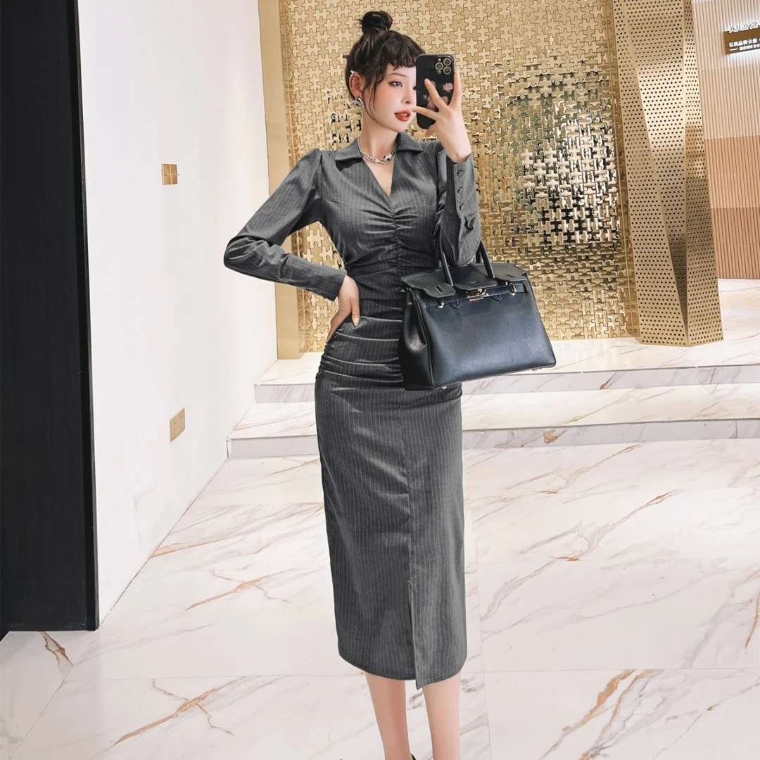 现货清【蔓少珍 】装设计感褶皱修身连衣裙 L23231