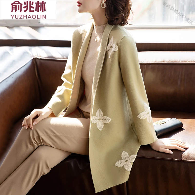 俞兆林中年妈妈春装大码针织外套中秋冬风衣洋气中老年女装春秋外