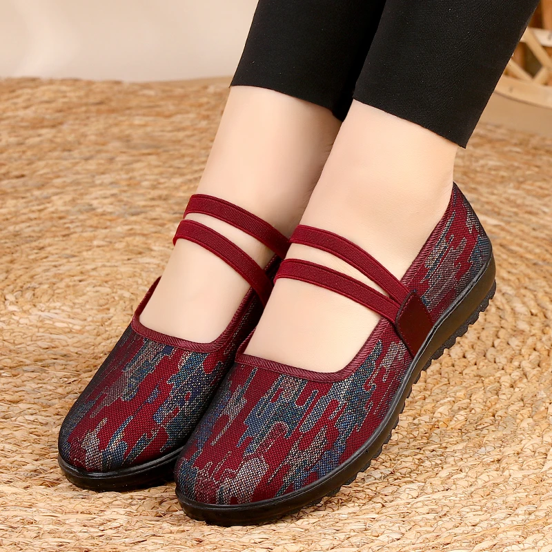 老北京布鞋女妈妈平底鞋大码老人防滑软底中老年奶奶鞋新款民族风